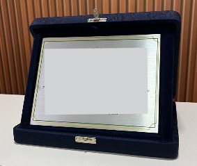PLACA HOMENAGEM COM ESTOJO